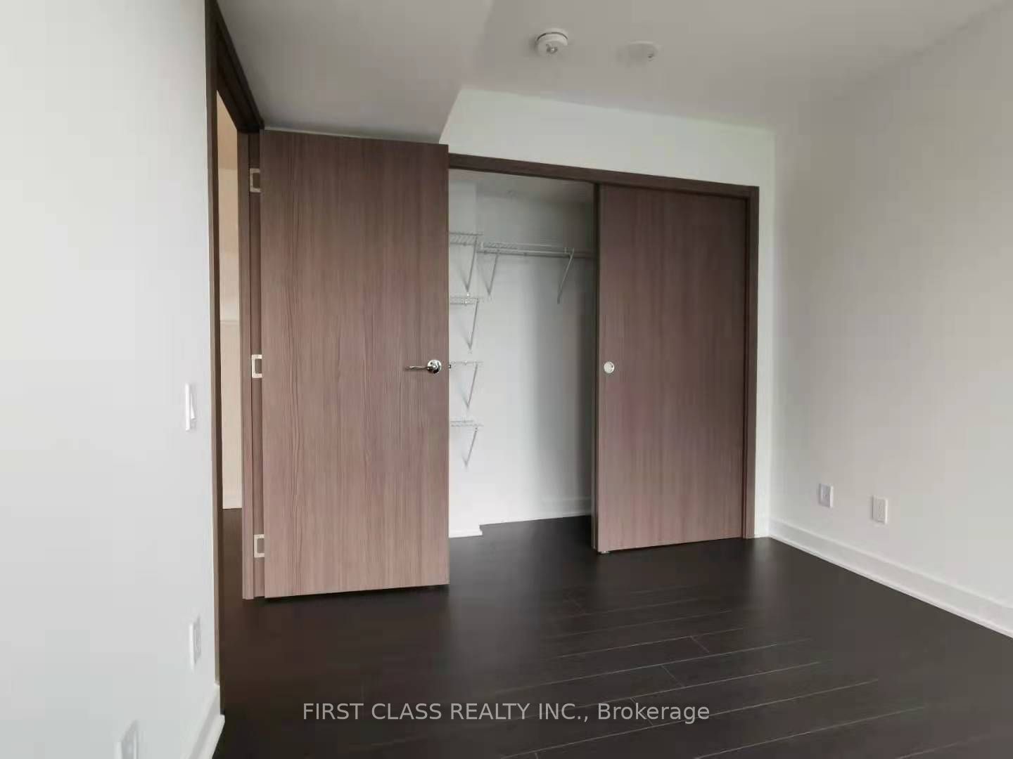 17 Bathurst St, unit 2807 for rent