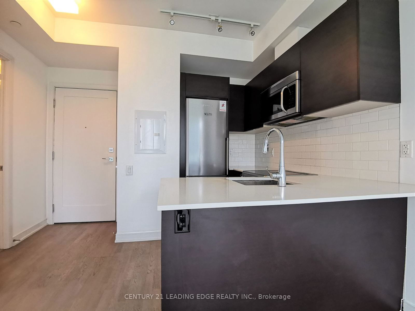 57 St Joseph St, unit 1021 for rent