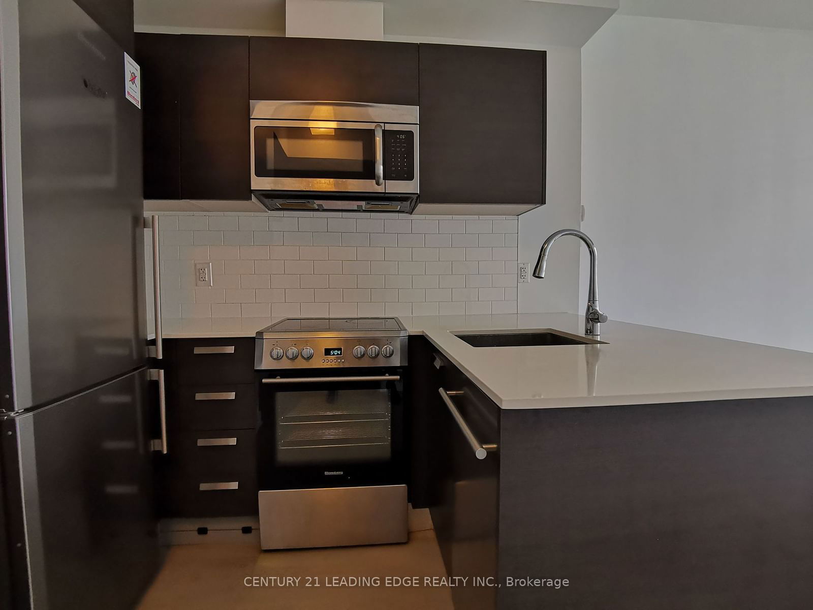 57 St Joseph St, unit 1021 for rent