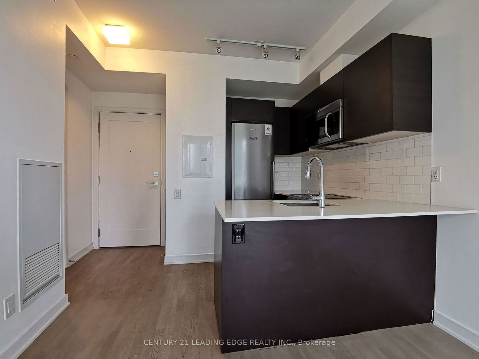 57 St Joseph St, unit 1021 for rent