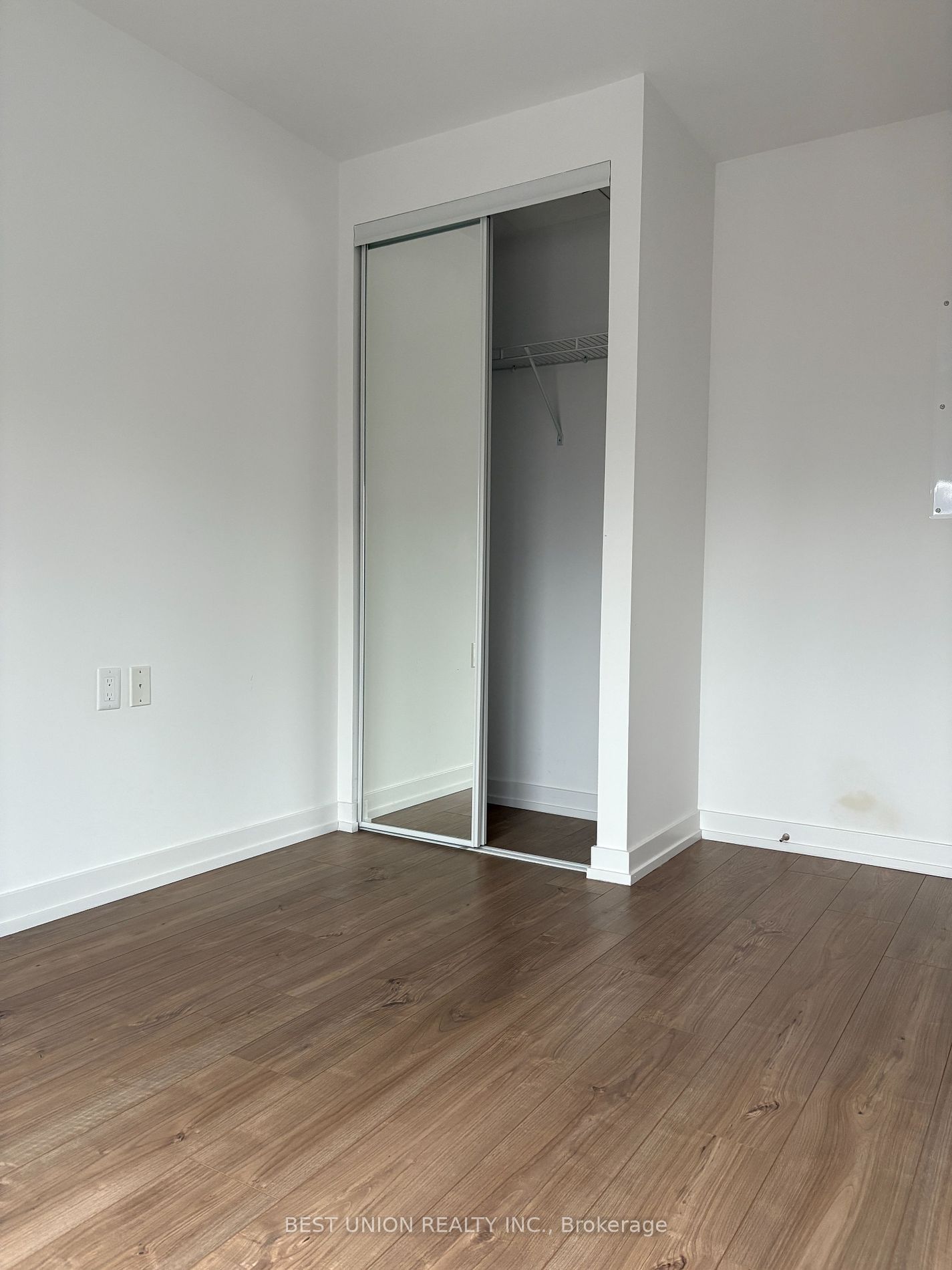 203 College St, unit 801 for rent