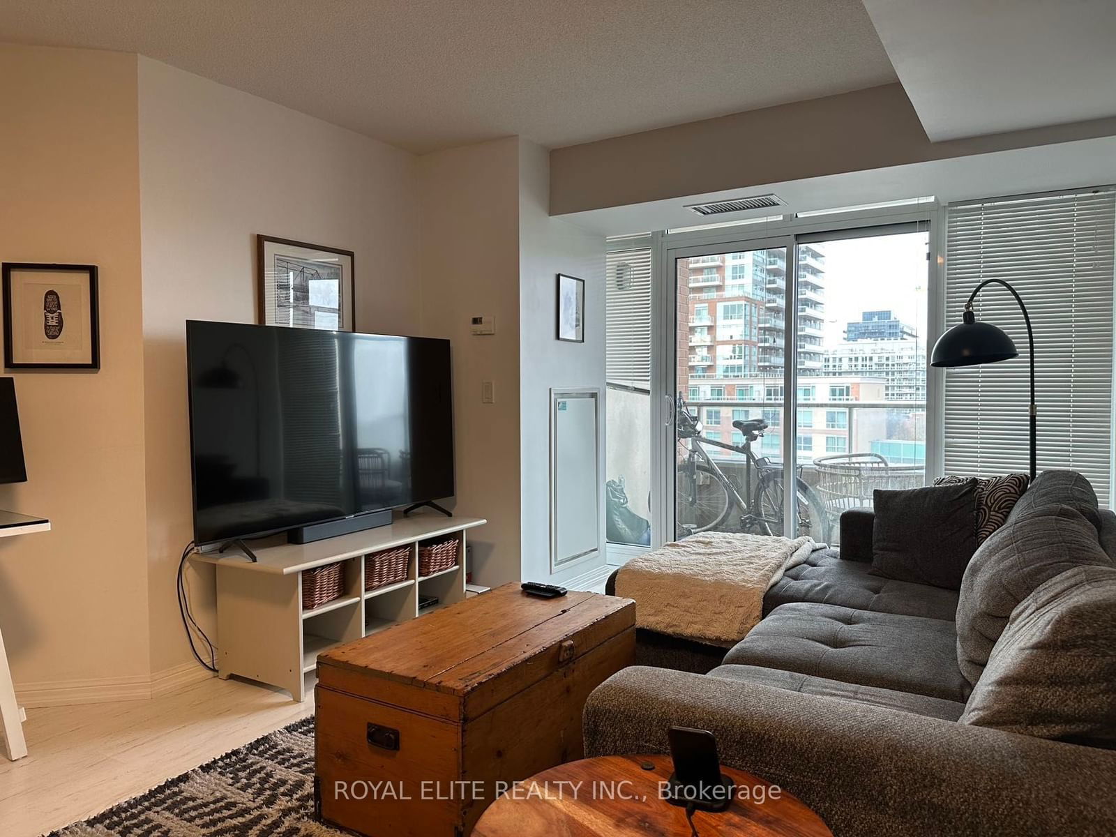 65 East Liberty St, unit 813 for rent