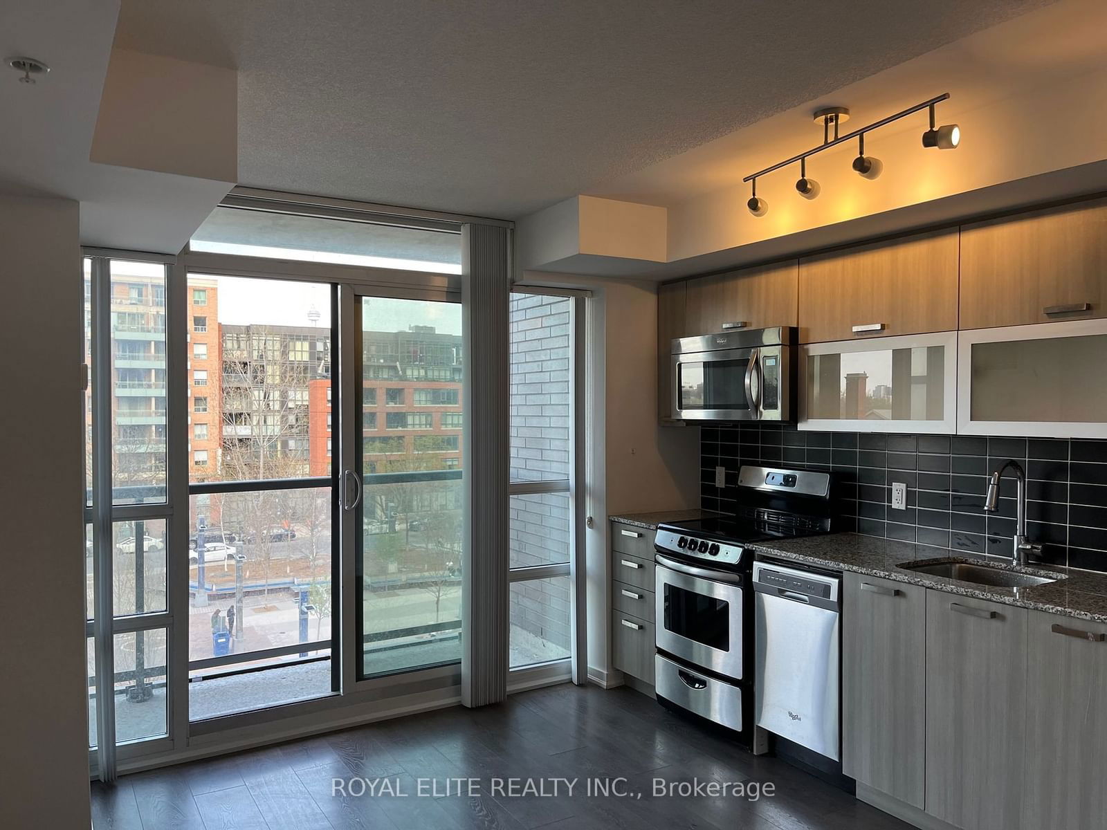 68 Abell St, unit 547 for rent