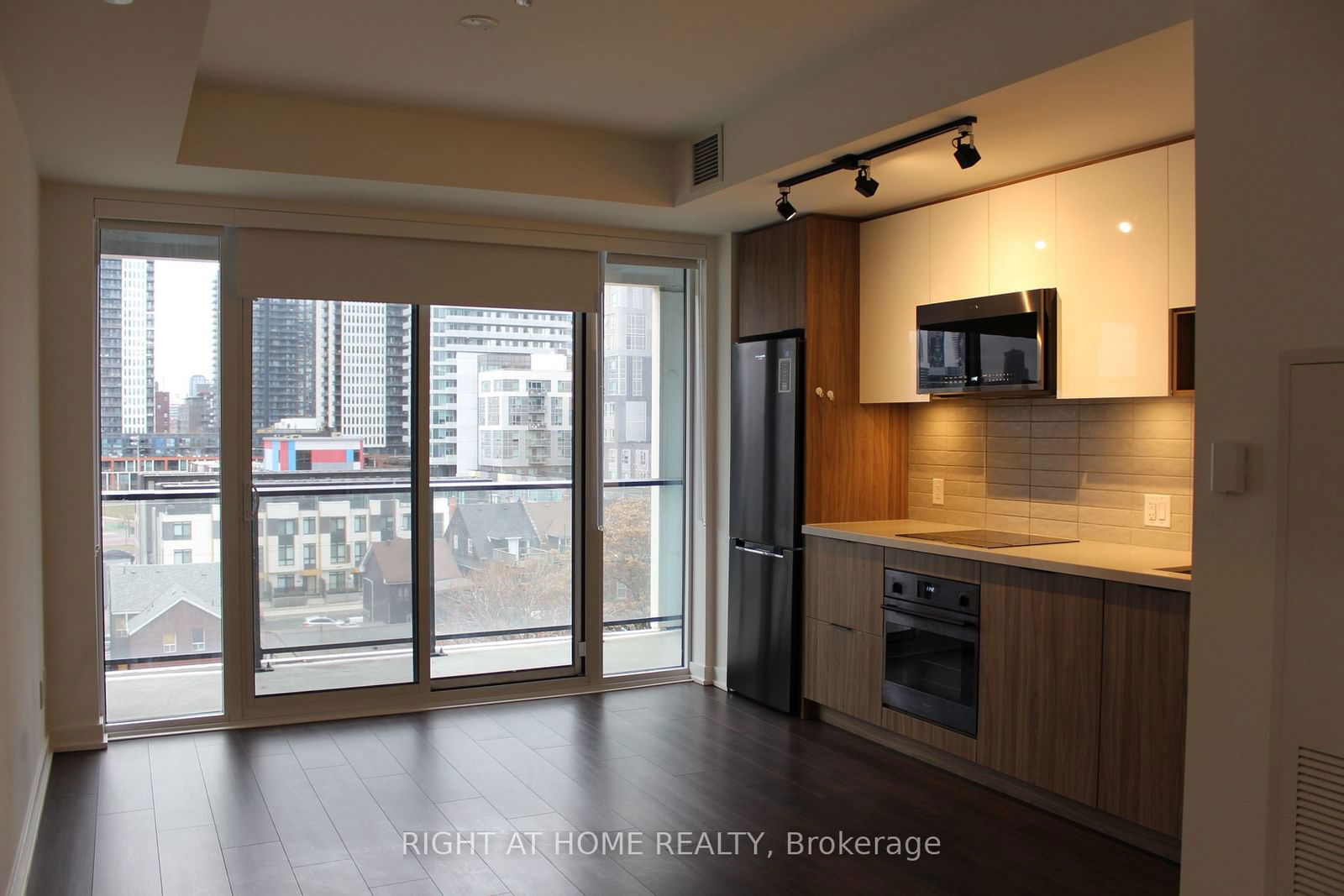 5 Defries St, unit 616 for rent