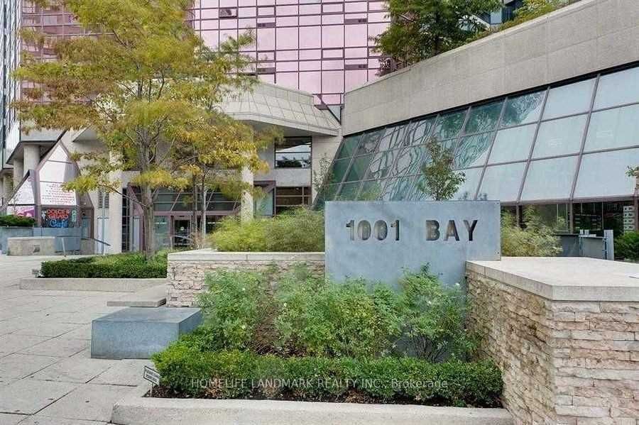 1001 Bay St, unit 605 for rent