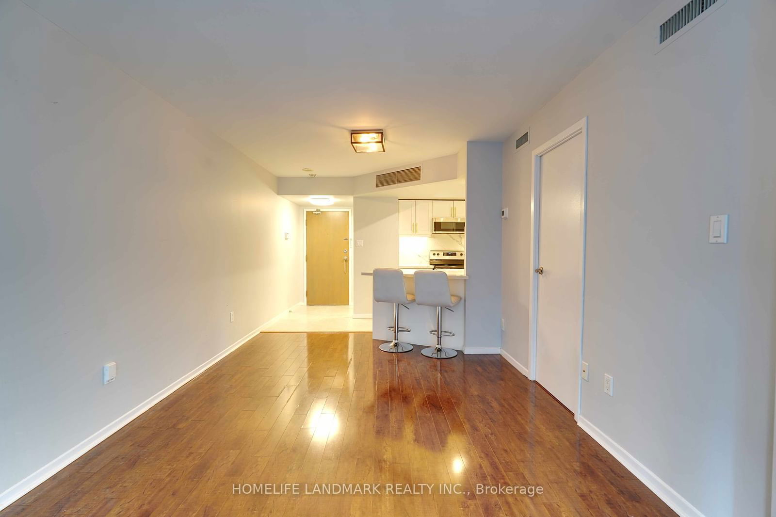 1001 Bay St, unit 605 for rent