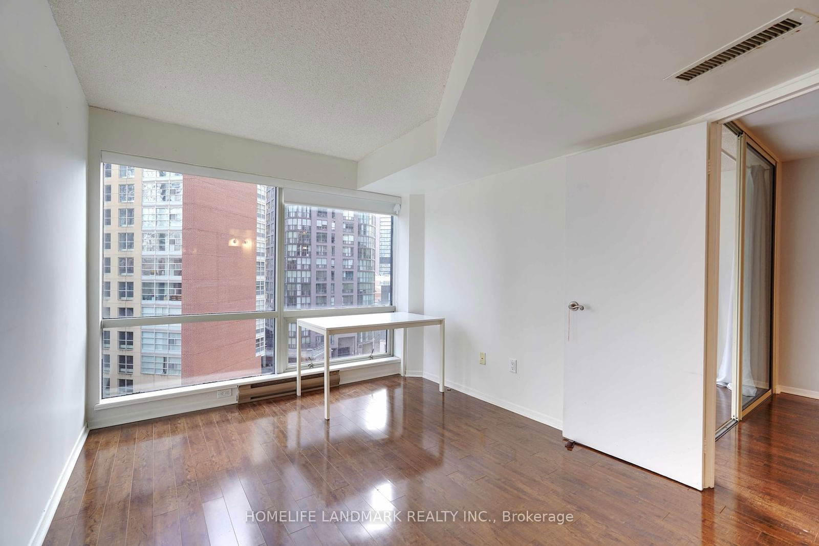 1001 Bay St, unit 605 for rent