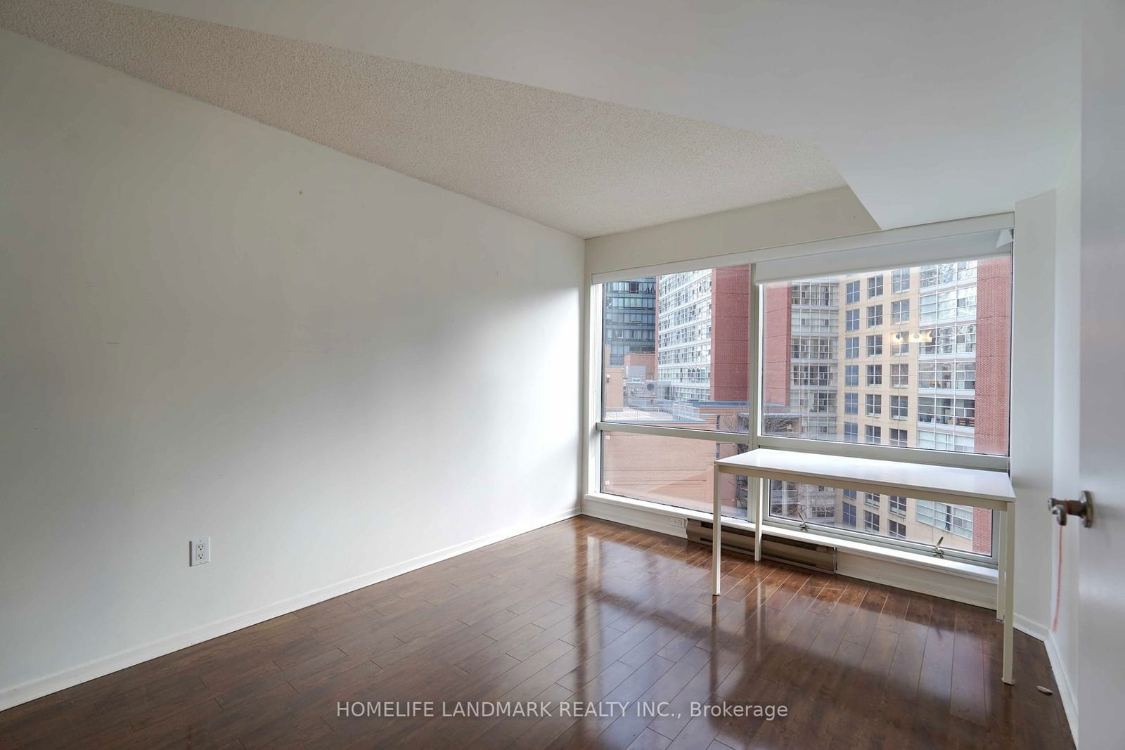 1001 Bay St, unit 605 for rent