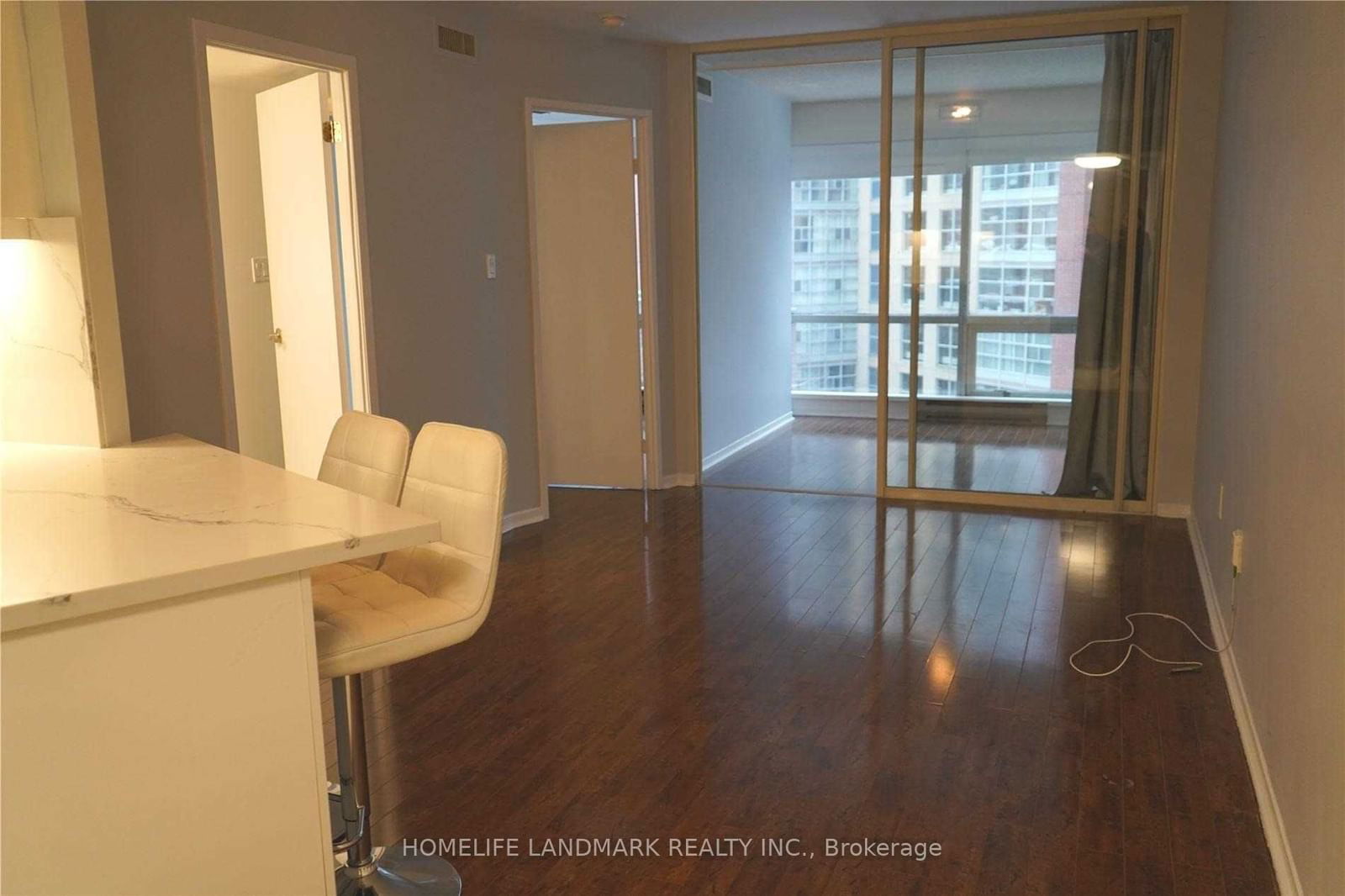 1001 Bay St, unit 605 for rent