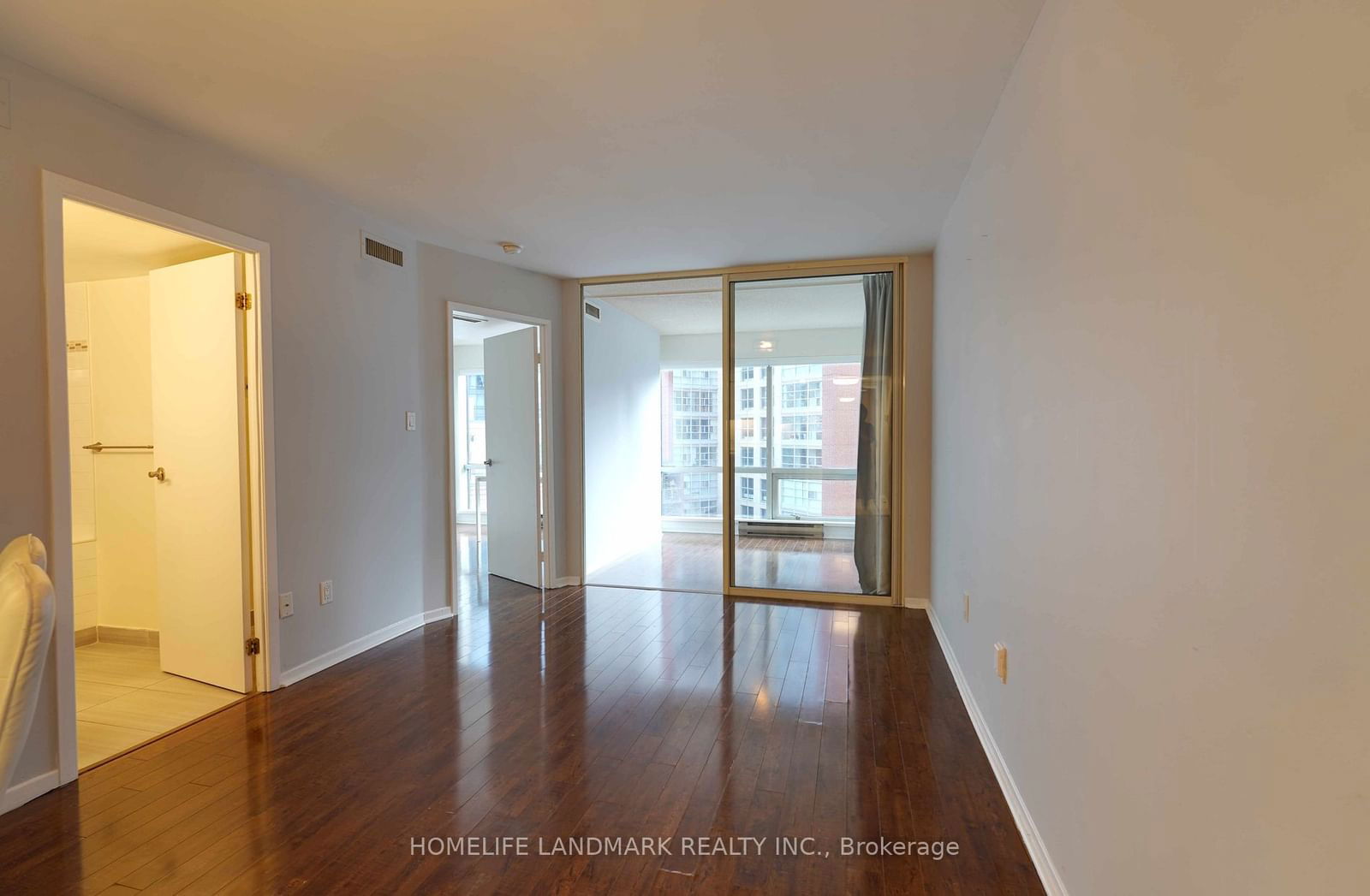 1001 Bay St, unit 605 for rent