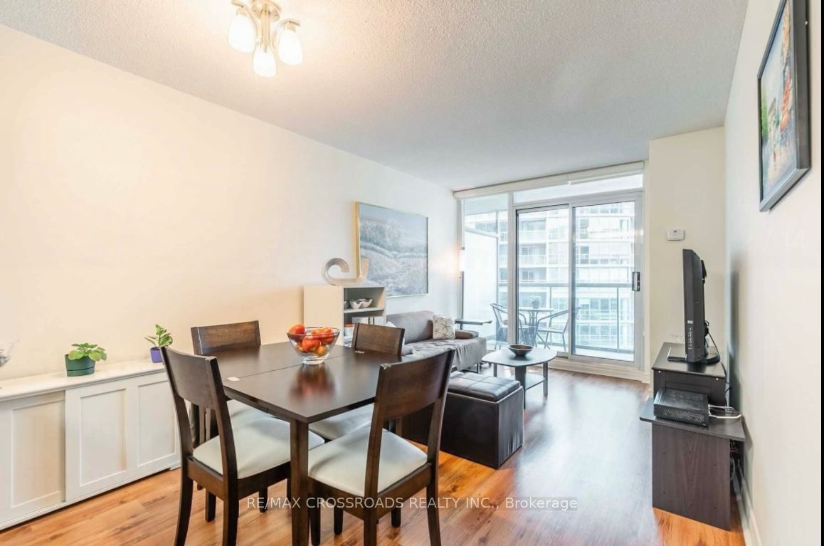 51 Lower Simcoe St, unit 706 for rent