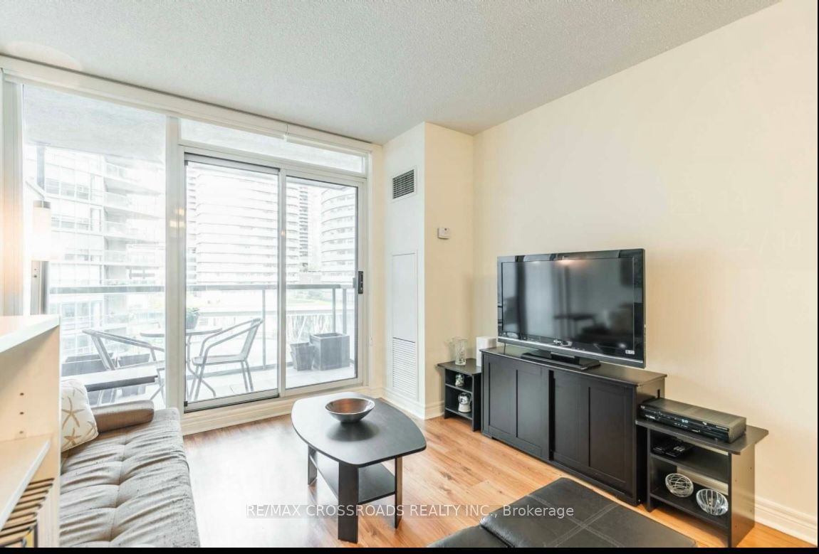 51 Lower Simcoe St, unit 706 for rent