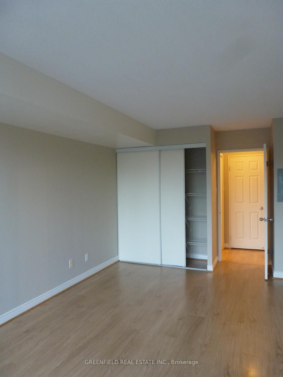 260 Doris Ave, unit 307 for rent