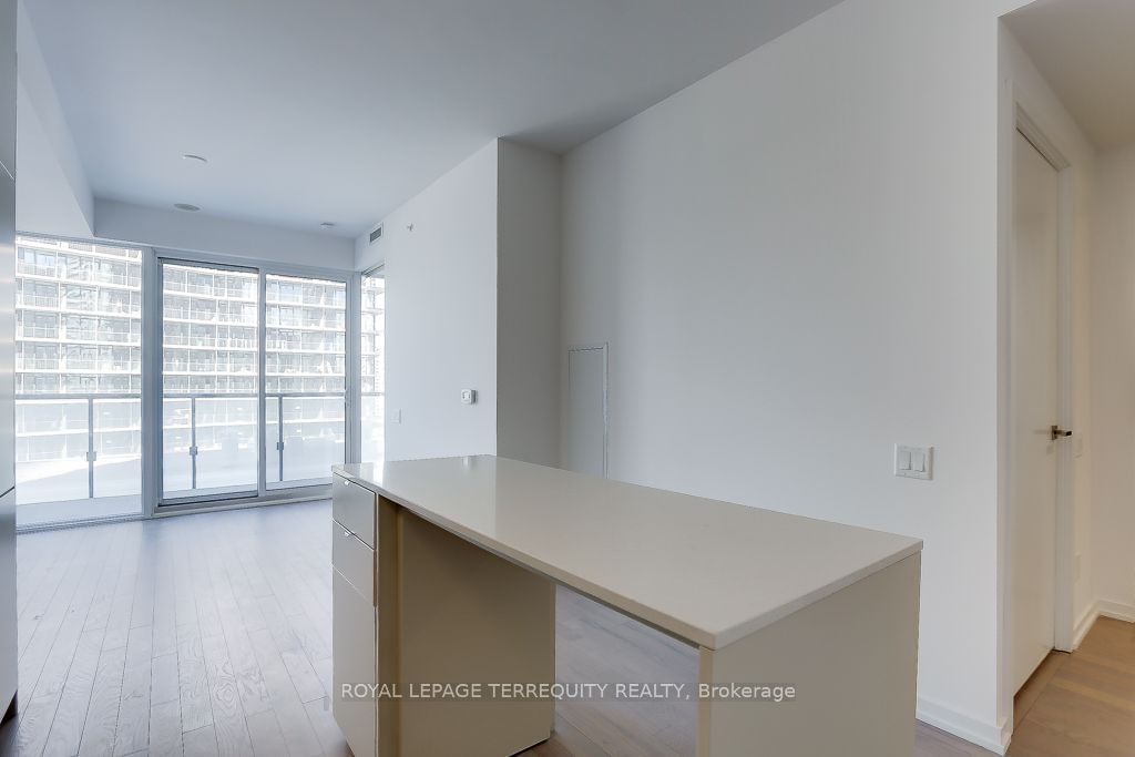 101 Peter St, unit 1401 for rent