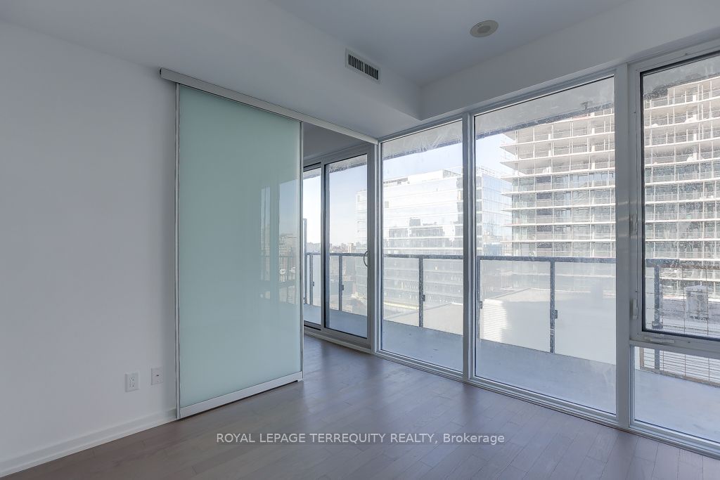 101 Peter St, unit 1401 for rent