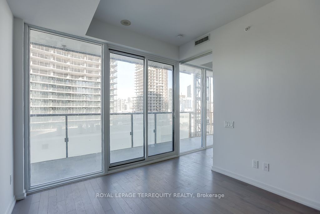 101 Peter St, unit 1401 for rent