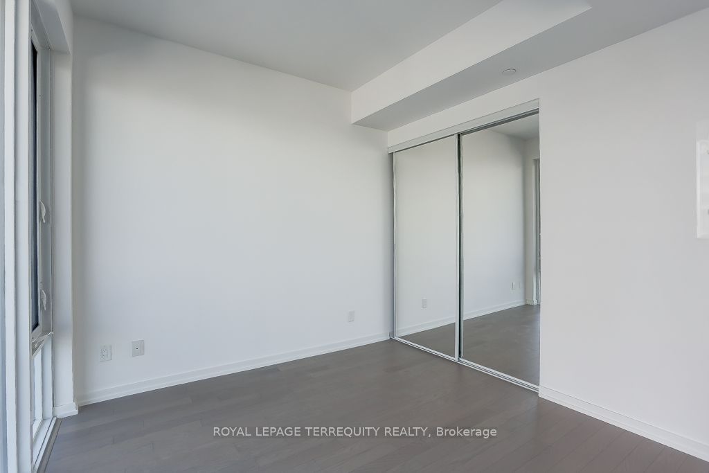 101 Peter St, unit 1401 for rent