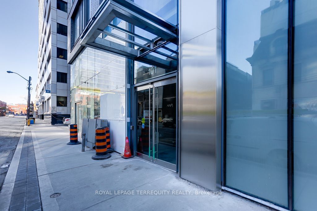 101 Peter St, unit 1401 for rent