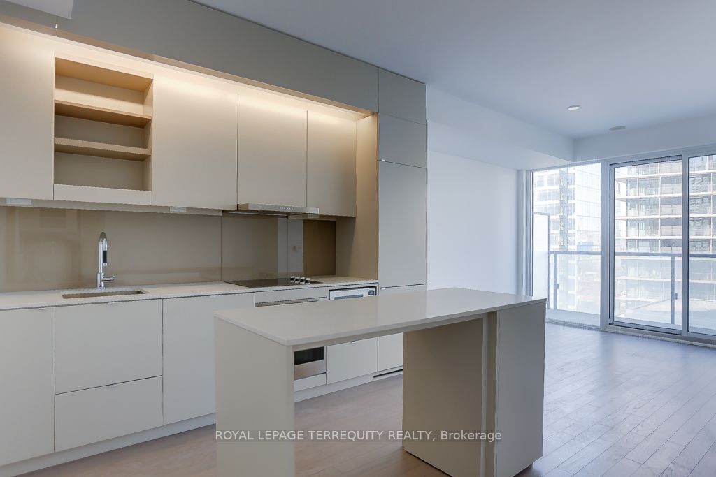 101 Peter St, unit 1401 for rent