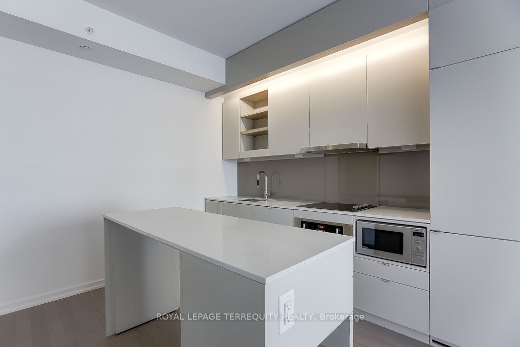 101 Peter St, unit 1401 for rent