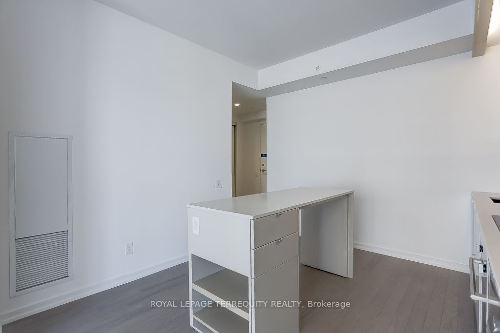 101 Peter St, unit 1401 for rent