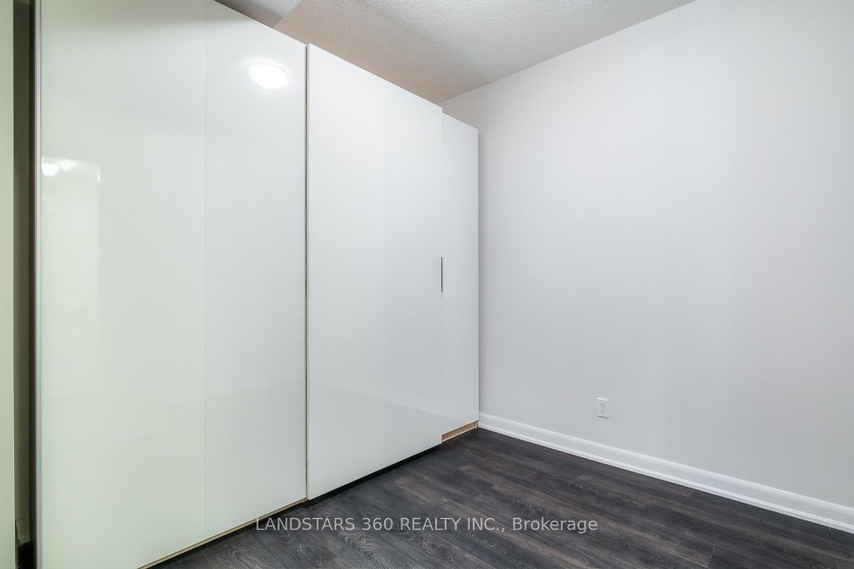 5168 Yonge St, unit Th11 for sale