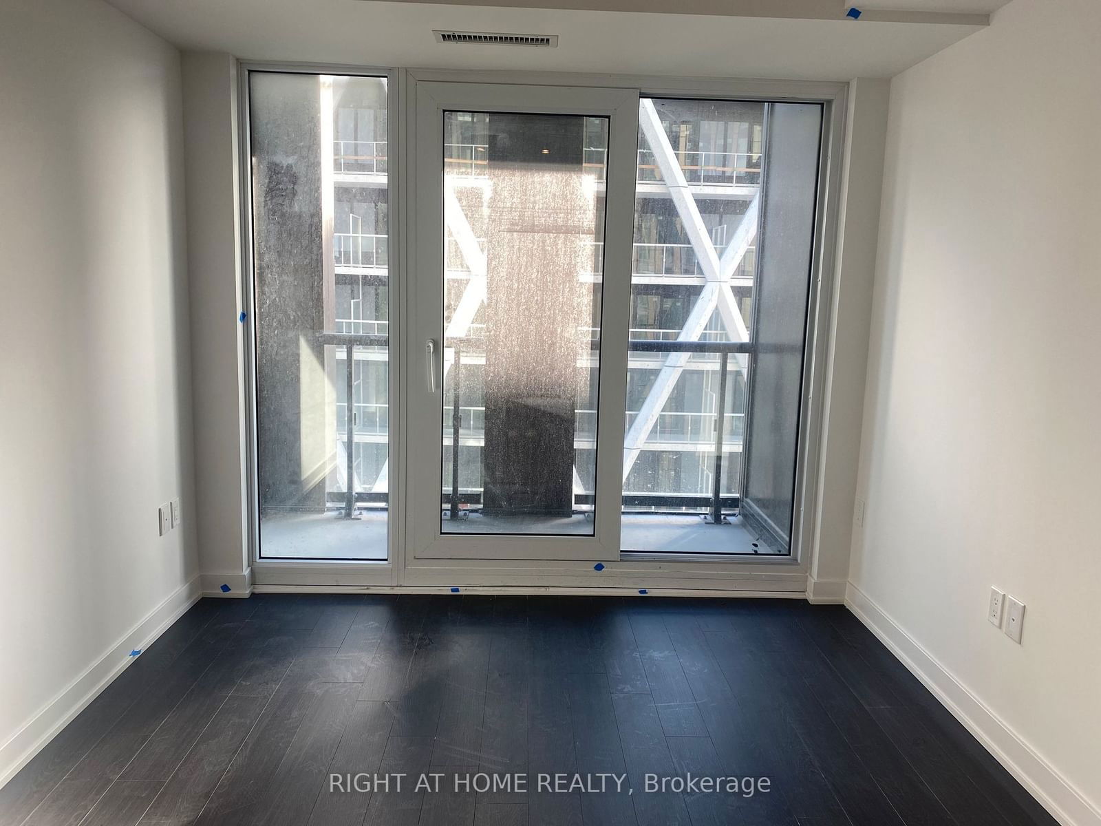 238 Simcoe St, unit 3406 for rent