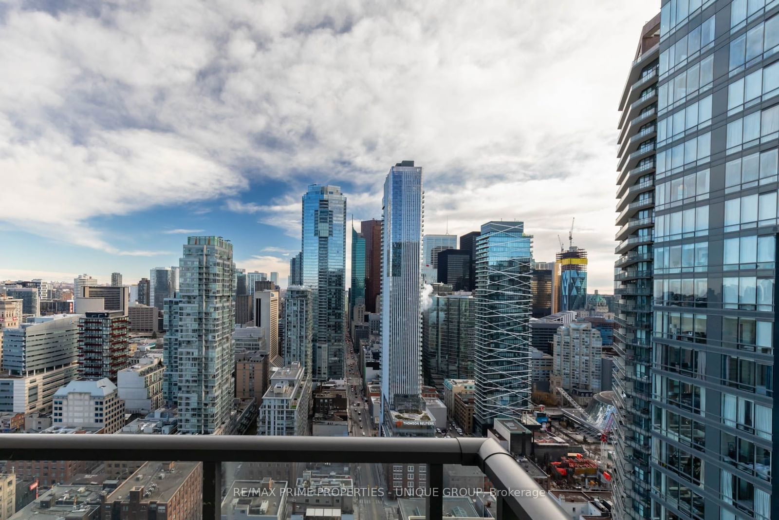 290 Adelaide St W, unit 3510 for rent