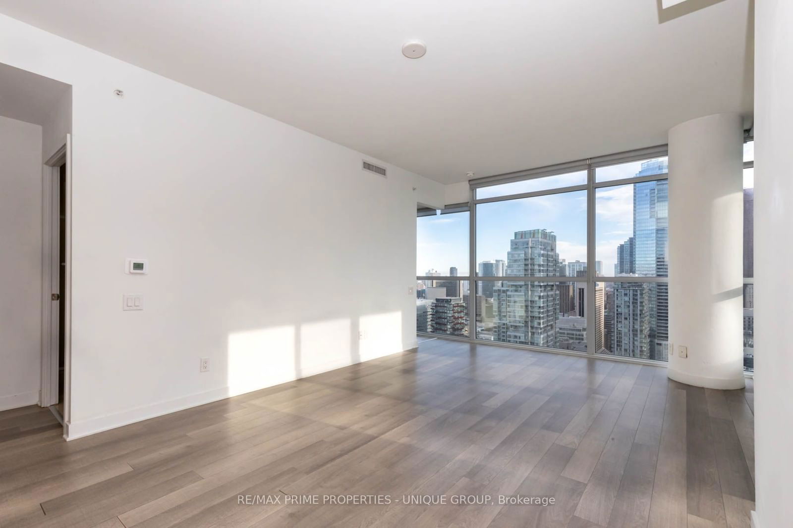 290 Adelaide St W, unit 3510 for rent