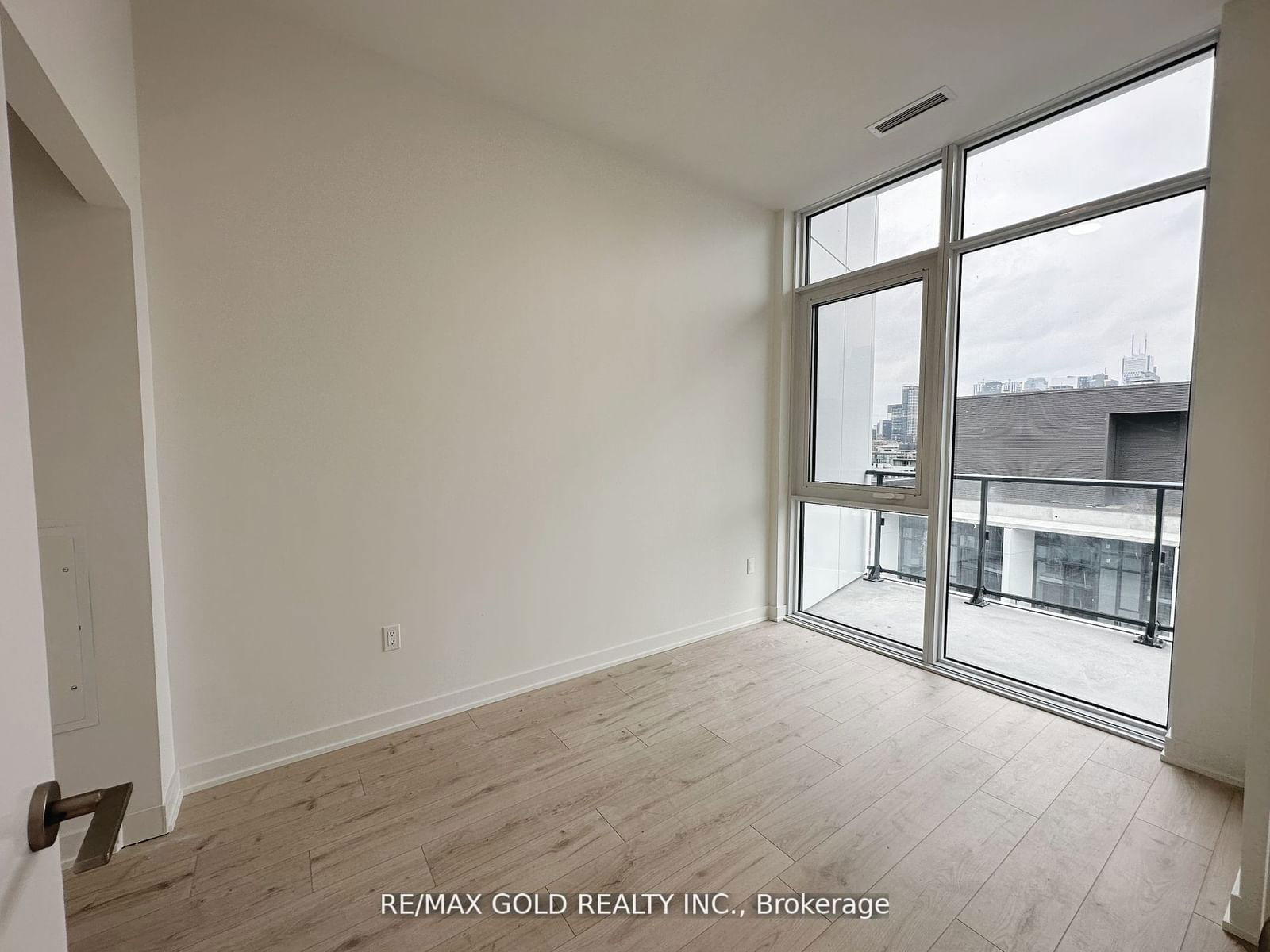 9 Tecumseth St, unit PH01 for rent