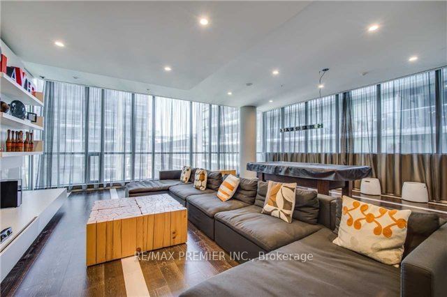 8 Charlotte St, unit 1706 for rent