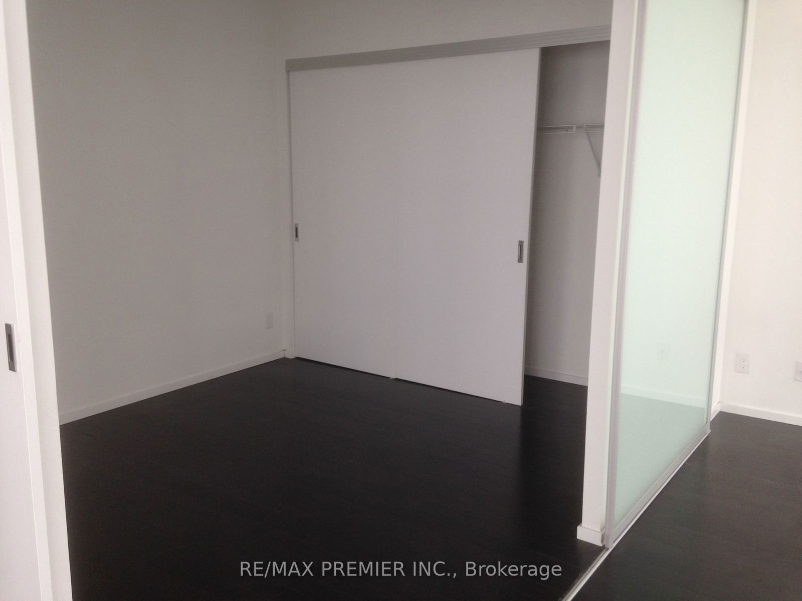 8 Charlotte St, unit 1706 for rent