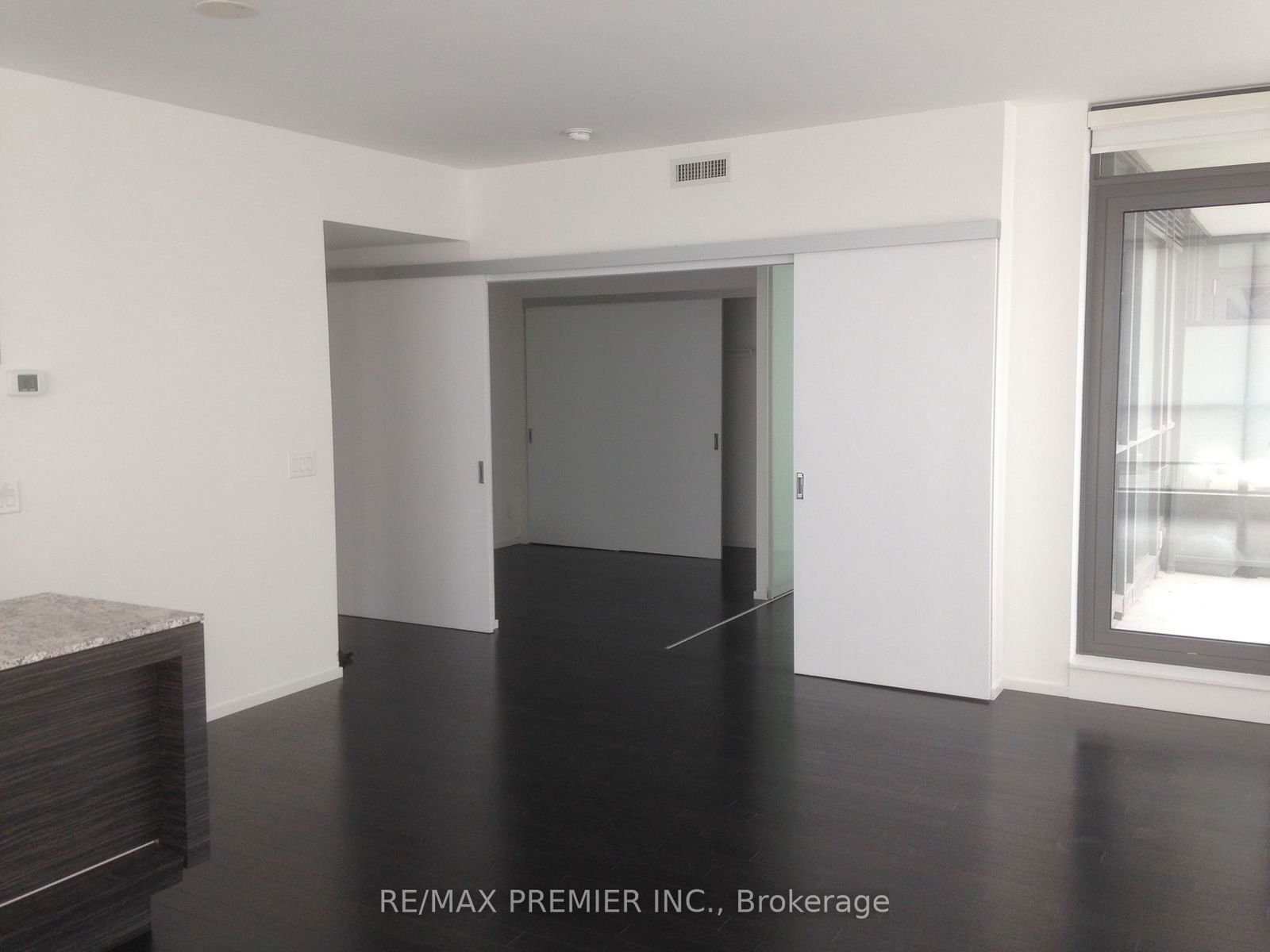 8 Charlotte St, unit 1706 for rent