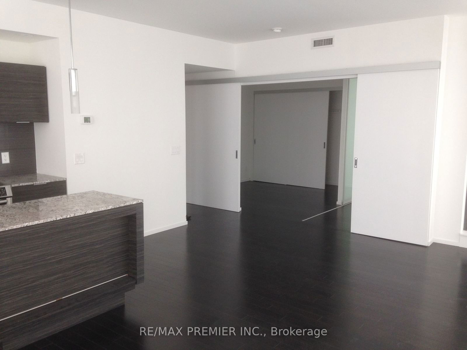 8 Charlotte St, unit 1706 for rent