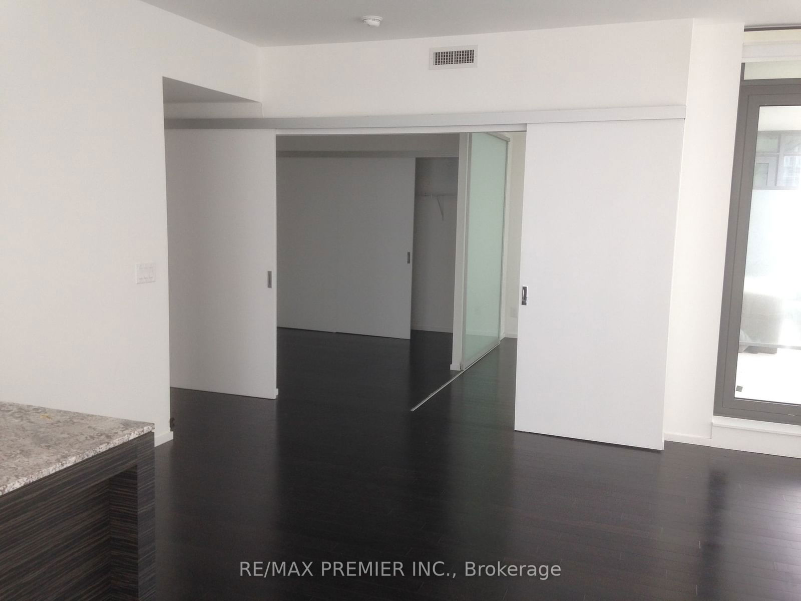 8 Charlotte St, unit 1706 for rent