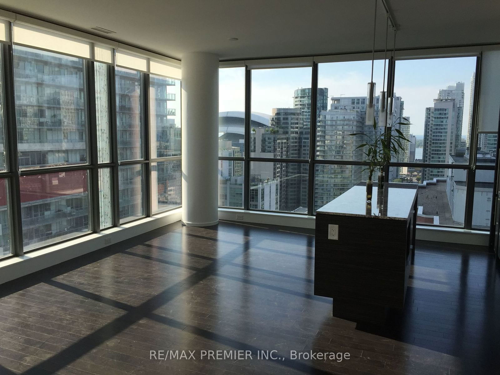 8 Charlotte St, unit 1706 for rent