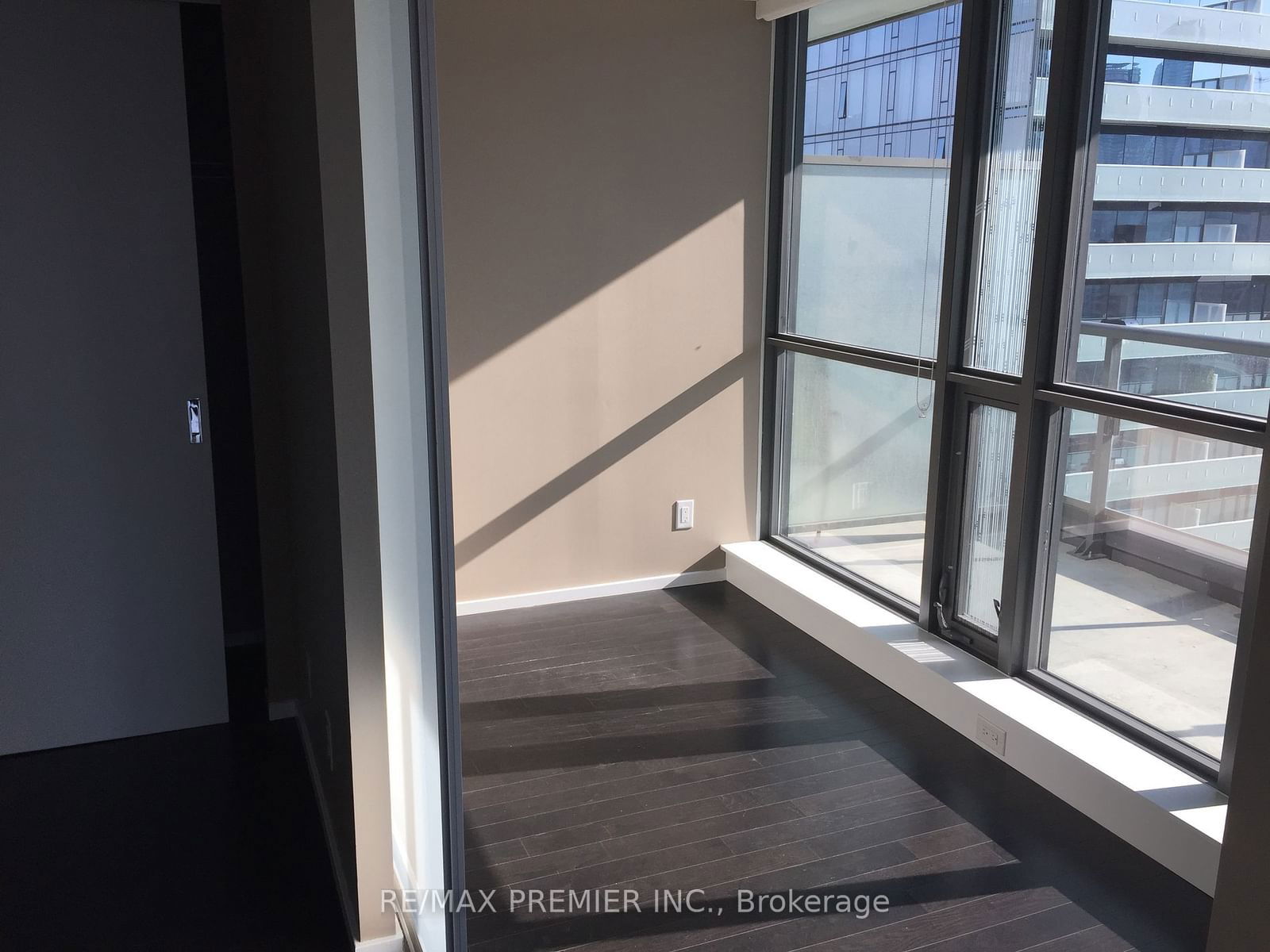 8 Charlotte St, unit 1706 for rent