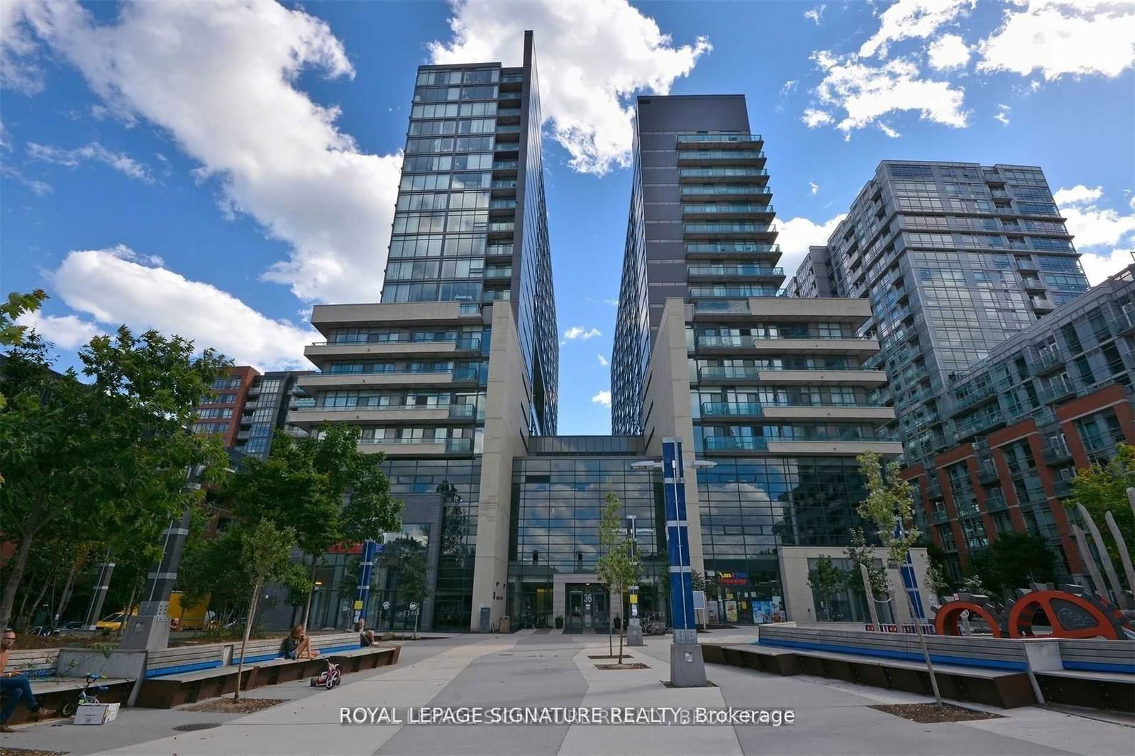 36 Lisgar St, unit 729E for rent