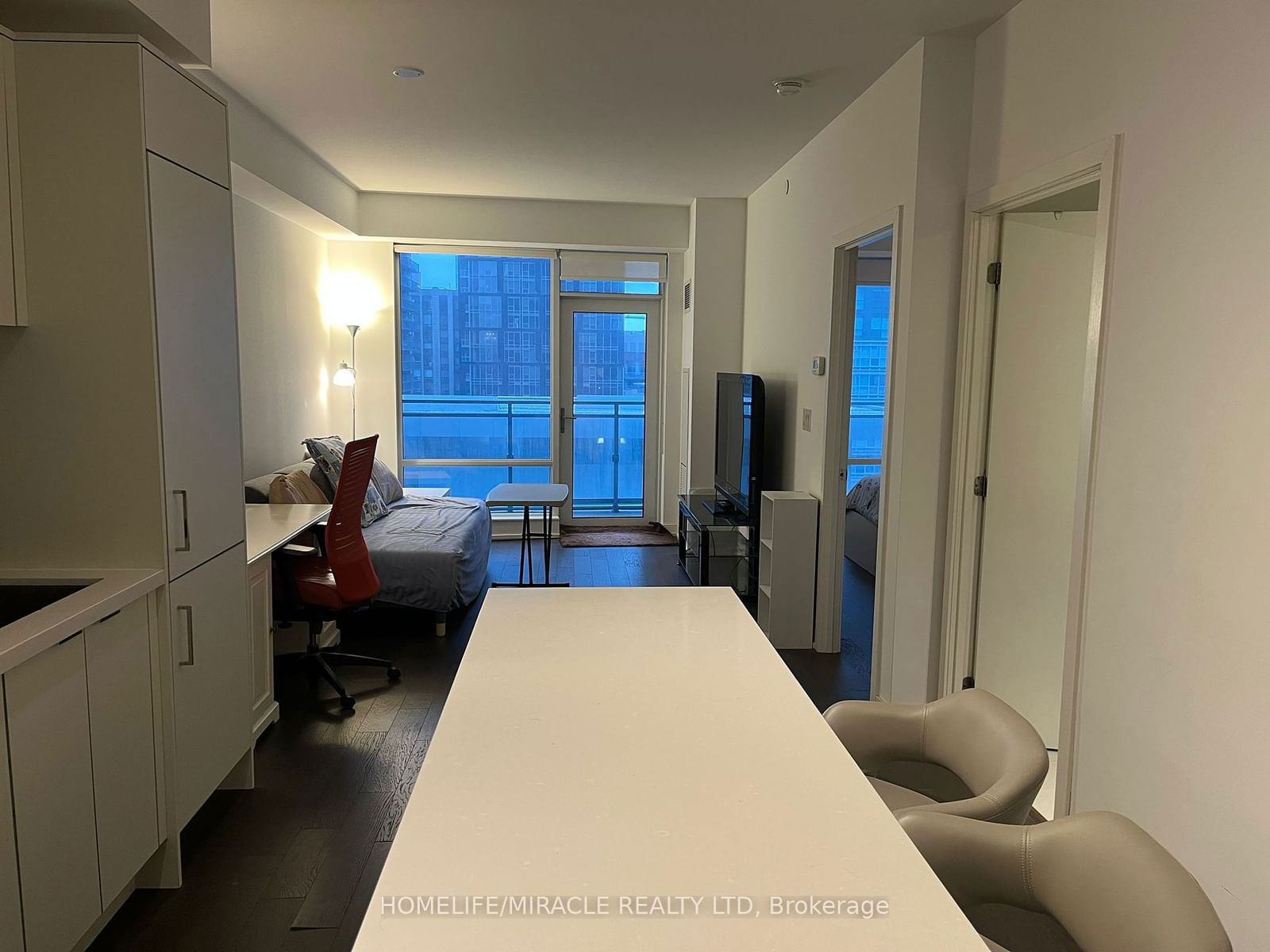 21 Widmer St, unit 1310 for rent