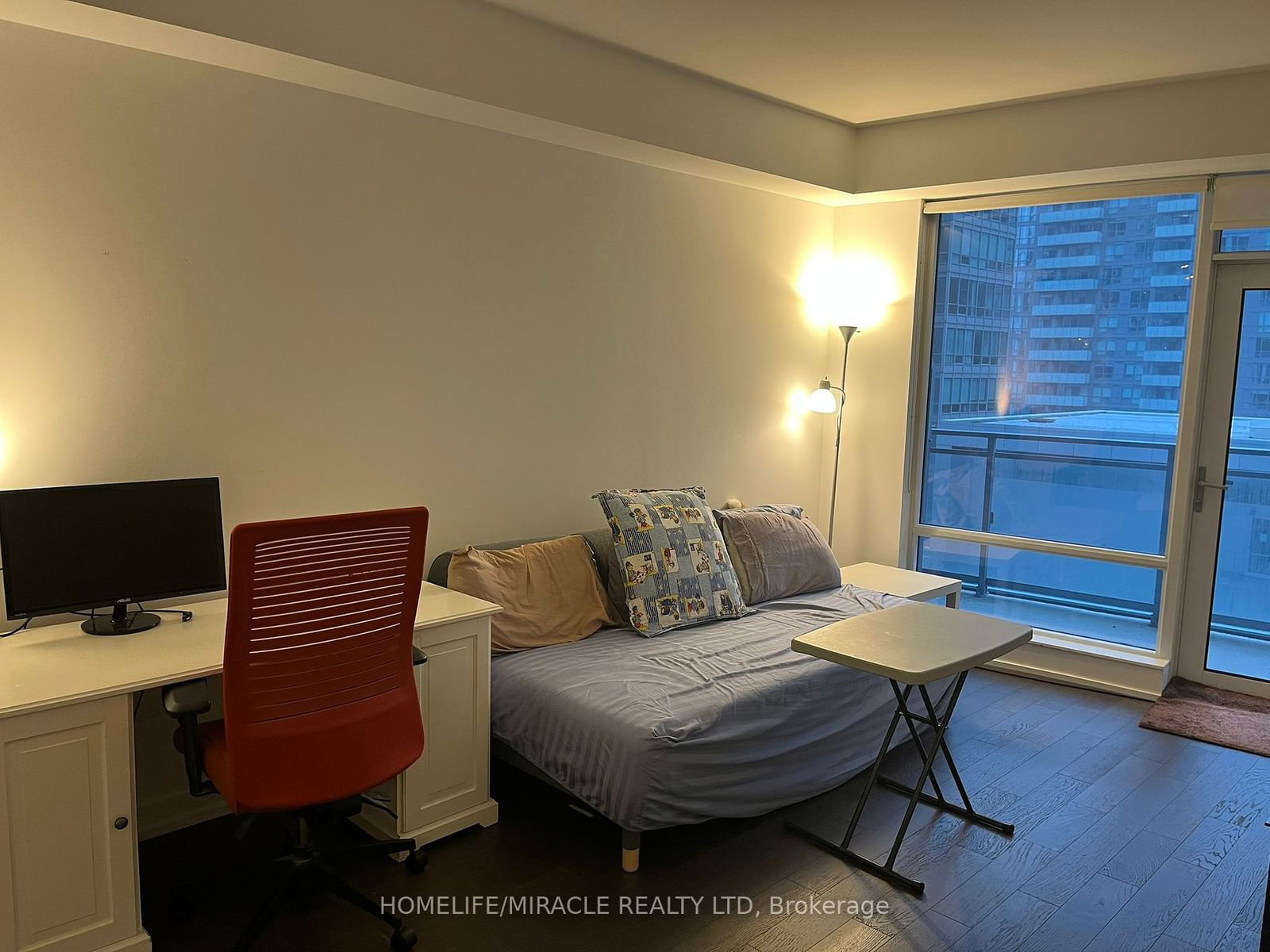 21 Widmer St, unit 1310 for rent