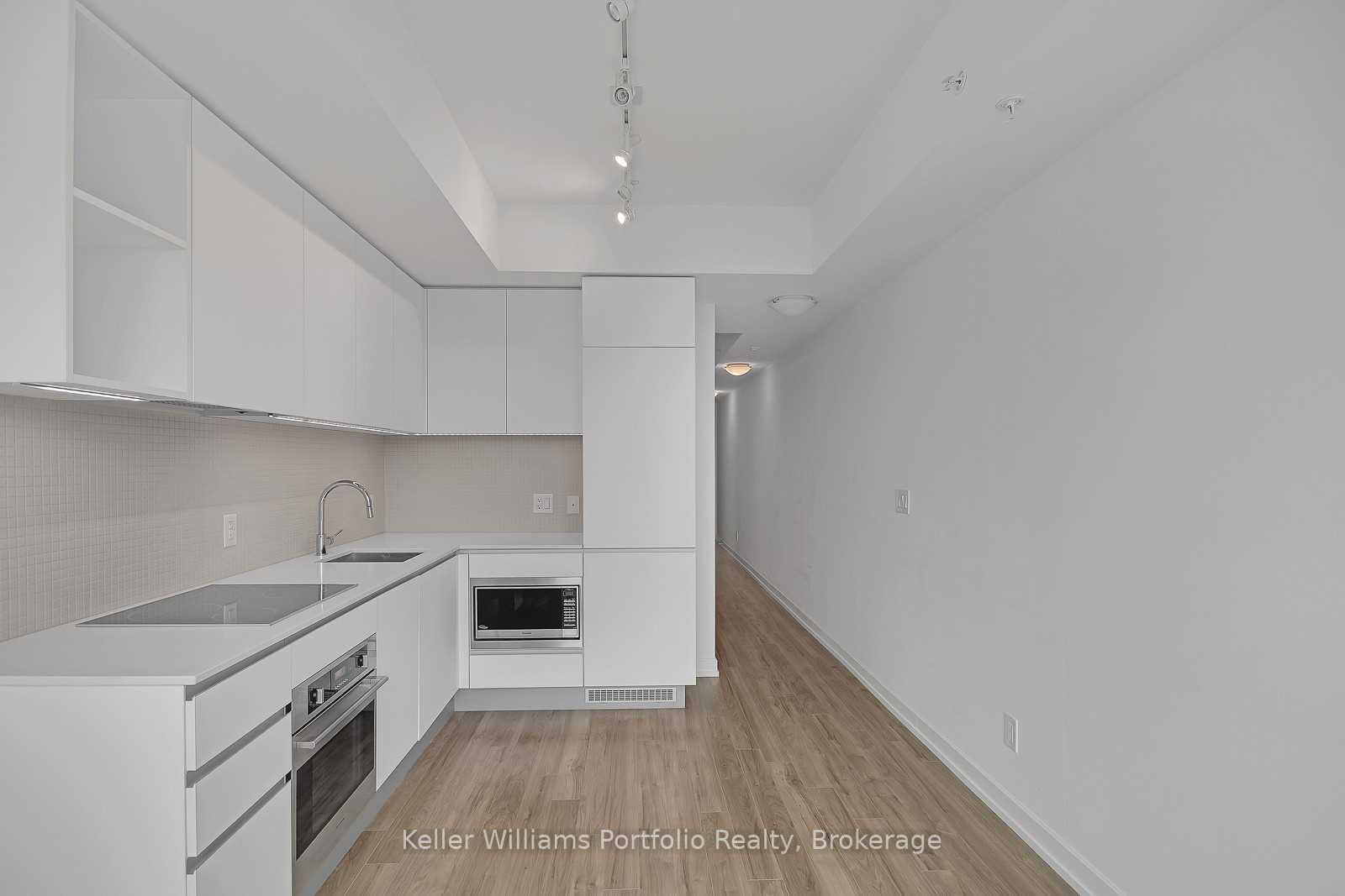 377 Madison Ave, unit 523 for rent