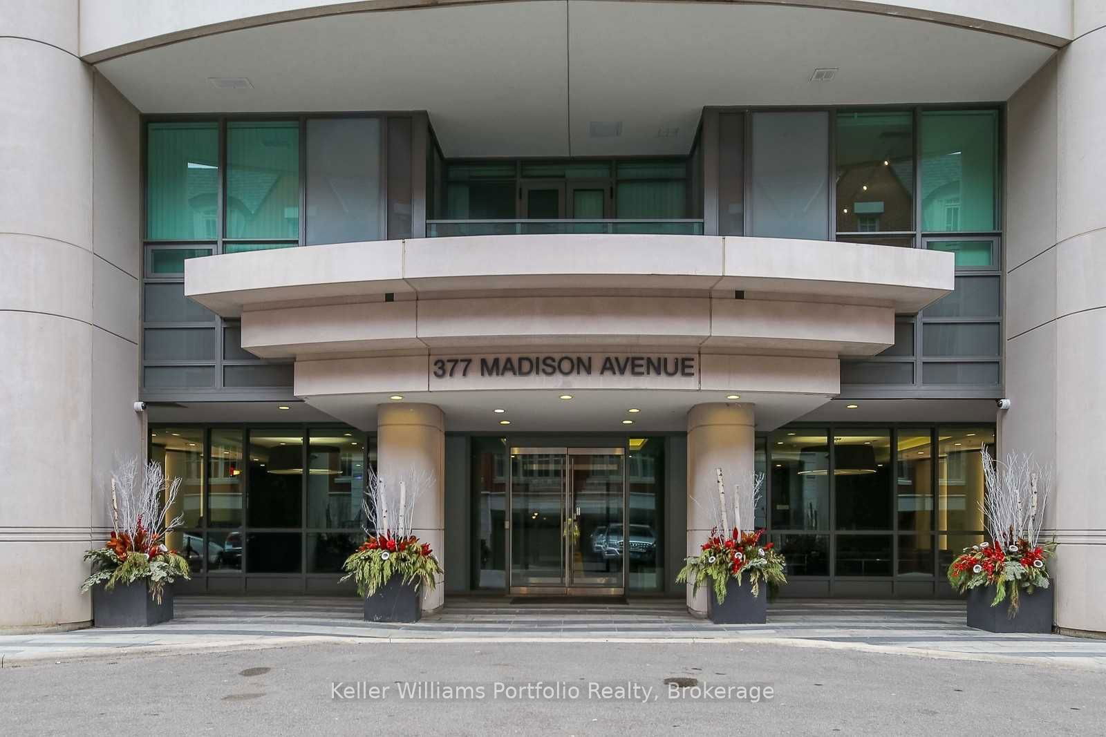 377 Madison Ave, unit 523 for rent