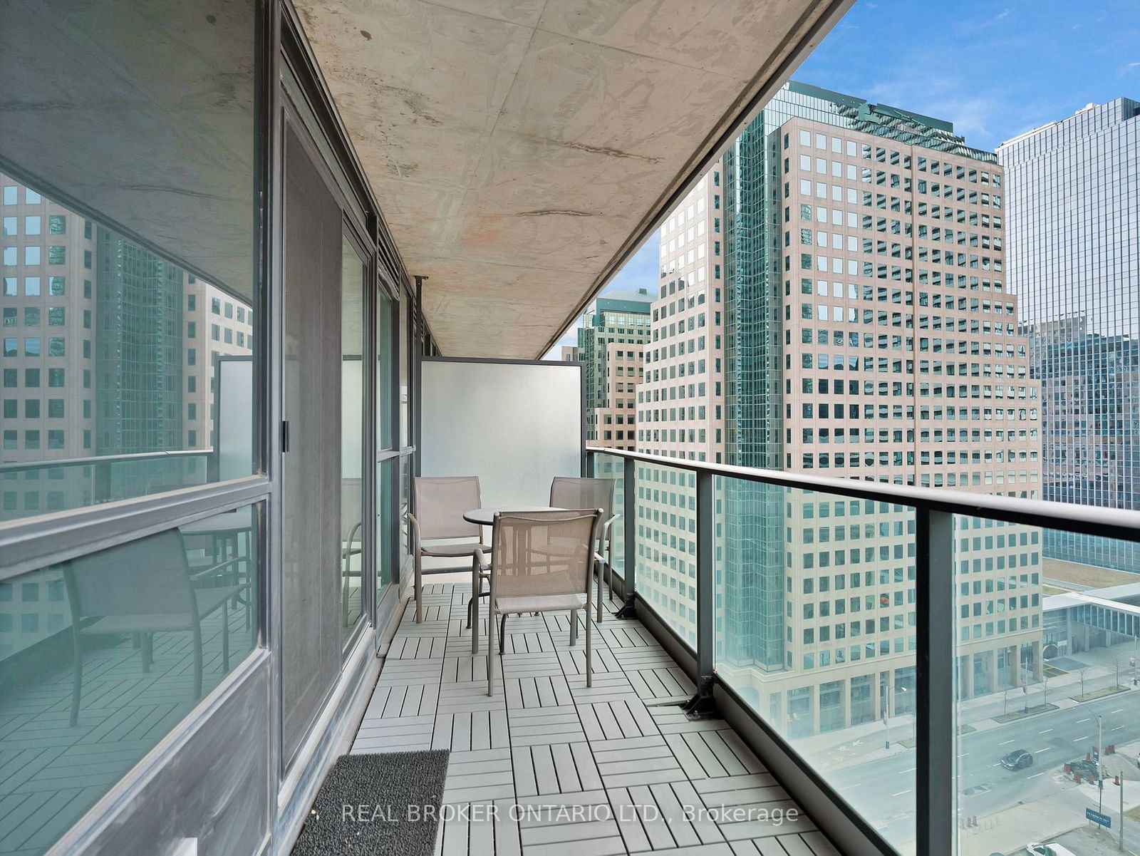 33 Bay St, unit 1603 for rent