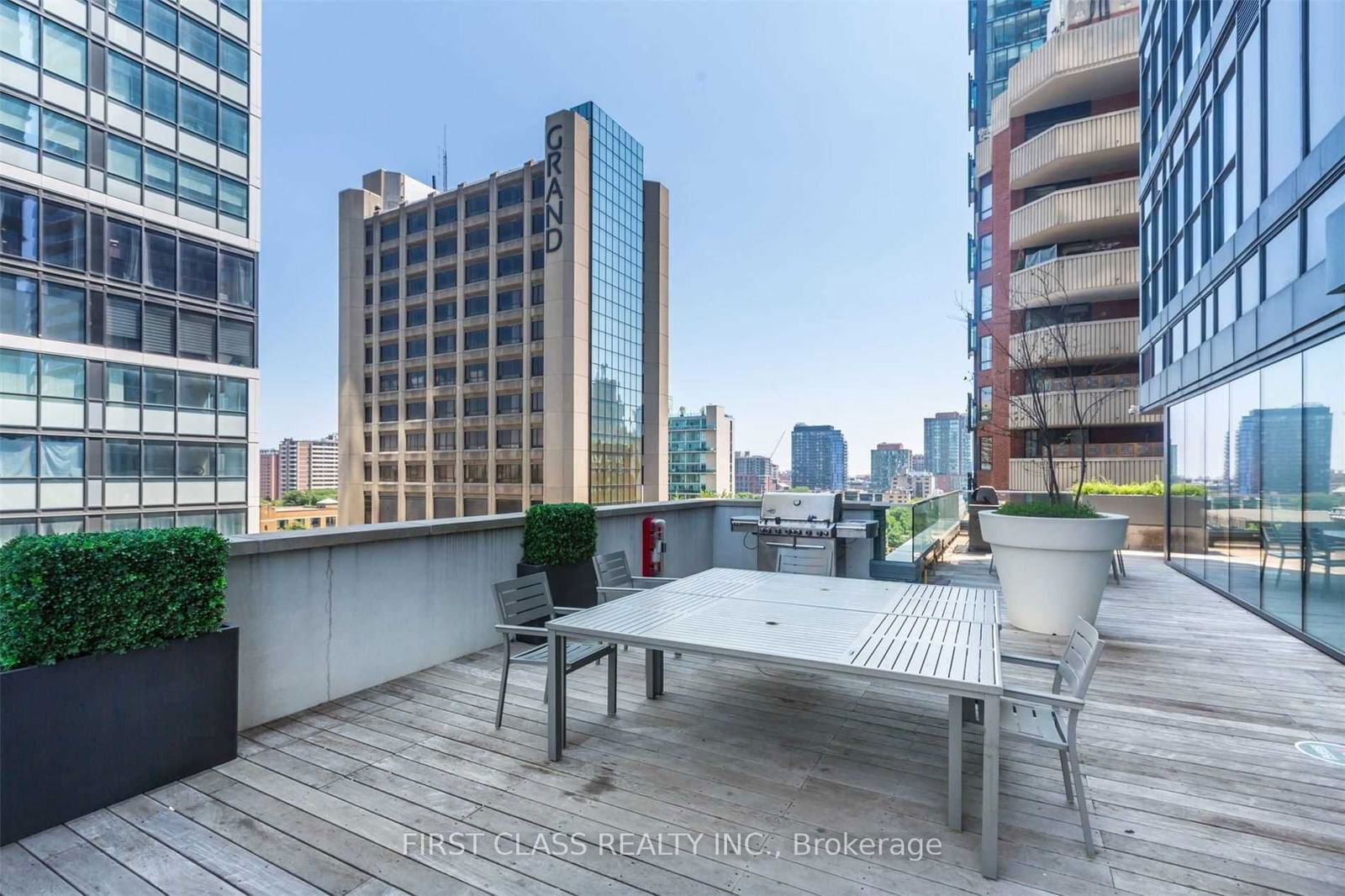 159 Dundas St E, unit 1909 for rent