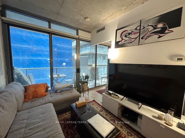 650 King St W, unit 202 for rent