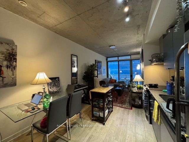 650 King St W, unit 202 for rent