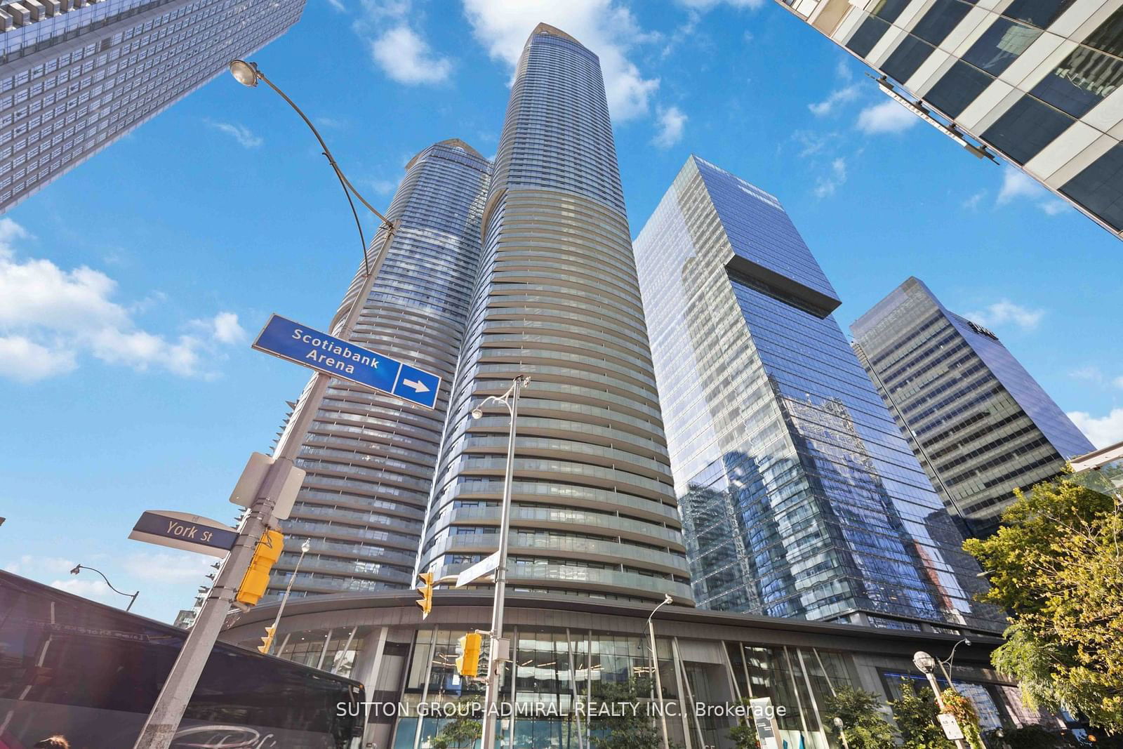 14 York St, unit 4704 for sale