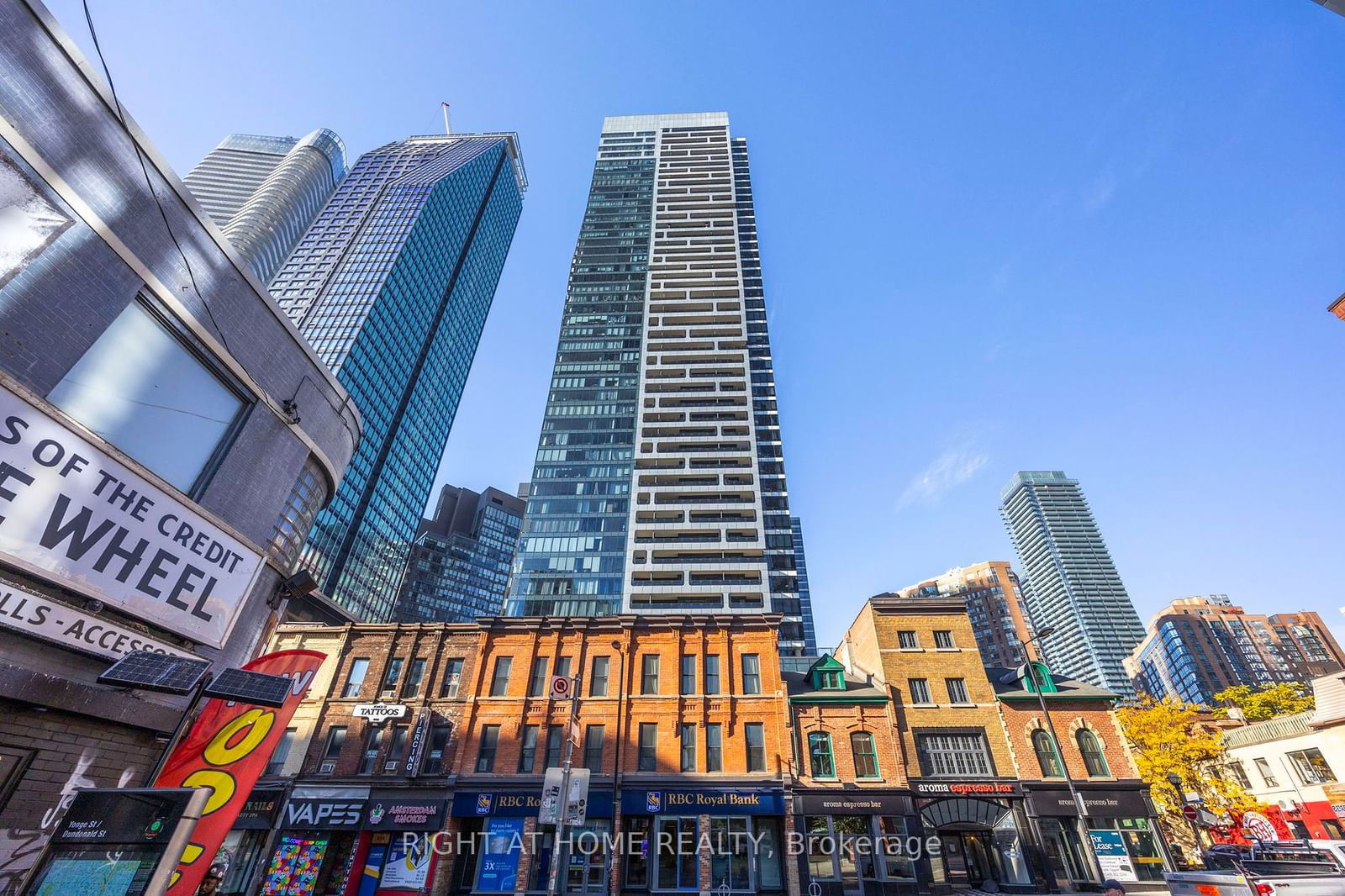 5 St Joseph St, unit 3403 for rent