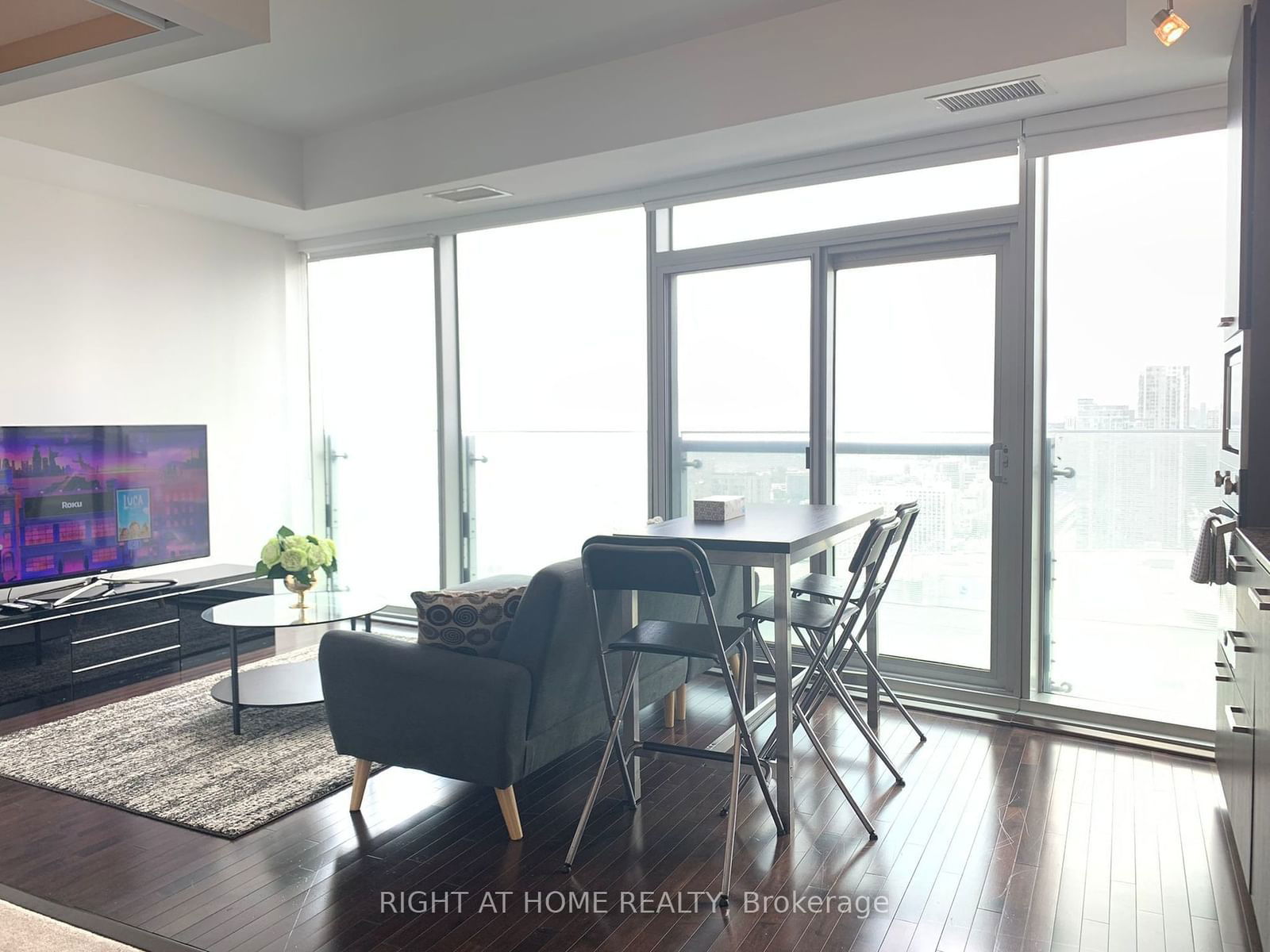 12 York St, unit 3406 for rent