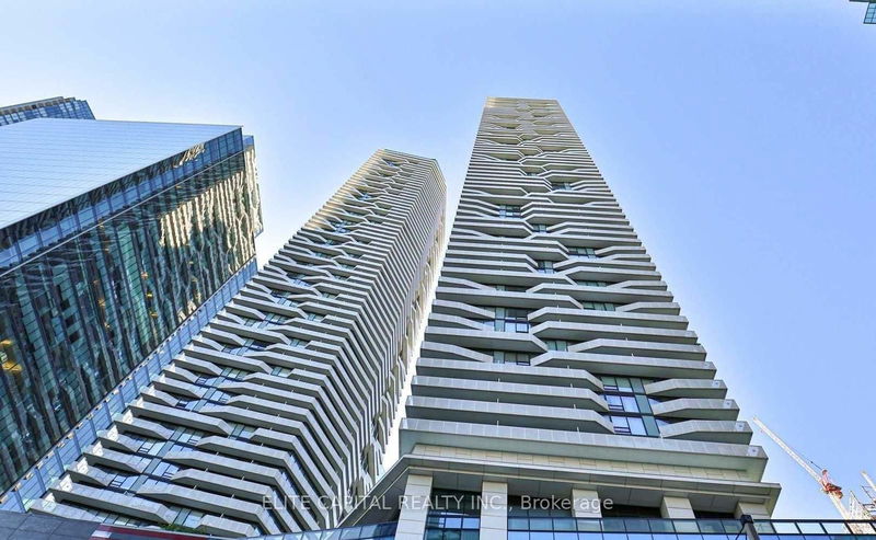 88 Harbour St, unit 3711 for rent